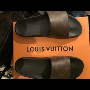 Louis Vuitton Pool Slides